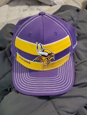 NFL Minnesota Vikings Reebok Flex Fit Hat..🏈